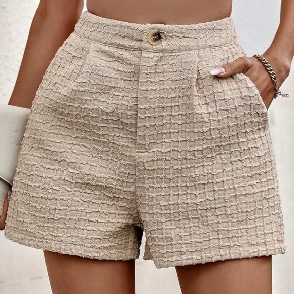 MODA ME COUTURE Pants - Classic High waisted textured shorts khaki